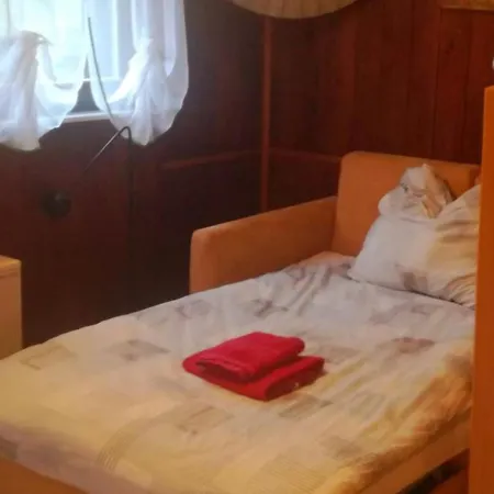 Haus Am Berg דירה